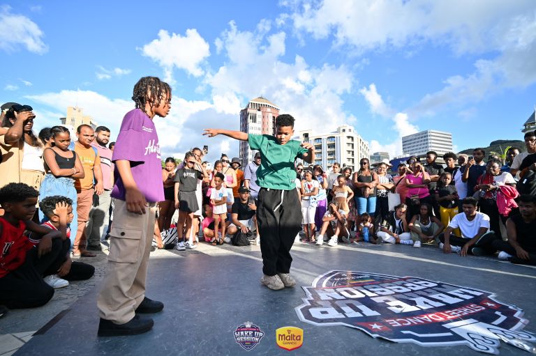 street dance image, showing dancers in action in Mauritius island